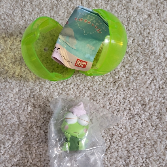 Keroppi Sanrio Ice Cream Capsule Toy - Picture 1 of 4